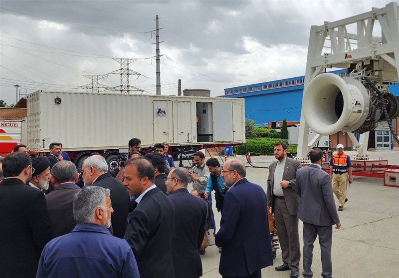 موتور کاملاً ایرانی هواپیما با حضور رئیسی آزمایش شد