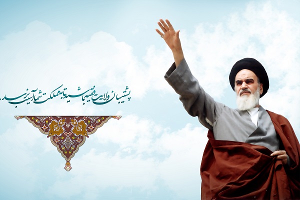 ایمان به خدا و حرکت بر اساس تکلیف از ویژگی‌های امام خمینی است