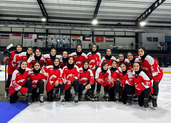 صعود تیم هاکی روی یخ زنان به فینال قهرمانی آسیا
