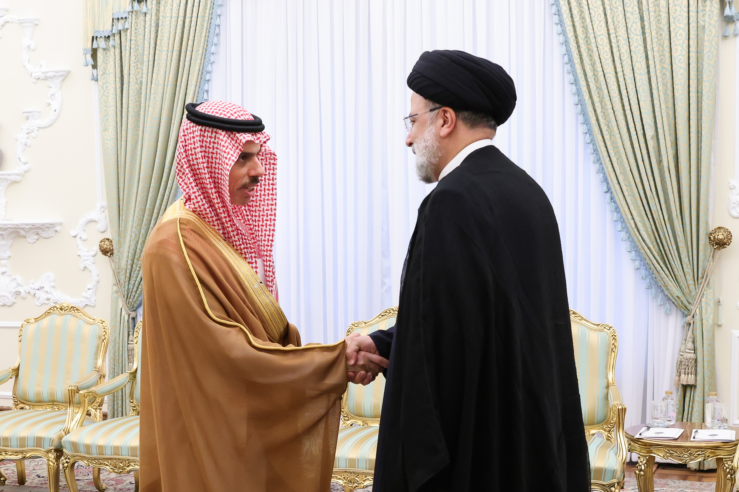 تنها دشمنان مسلمانان مخالفان توسعه همکاری‌های ایران و عربستان هستند