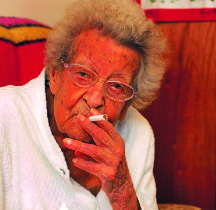 زنی که در ۱۰۲ سالگی سیگار را ترک کرد!