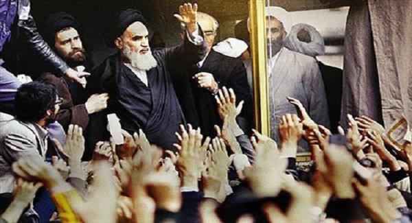 ایجاد وحدت در بین گروه‌های مختلف از ابتکارات امام خمینی در پیروزی انقلاب است