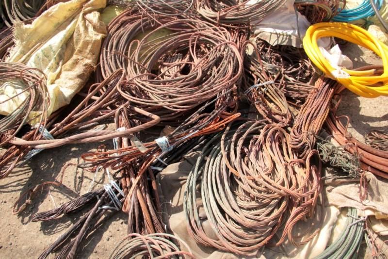 ۴۵ کیلو کابل برق سرقتی در لنگرود کشف شد