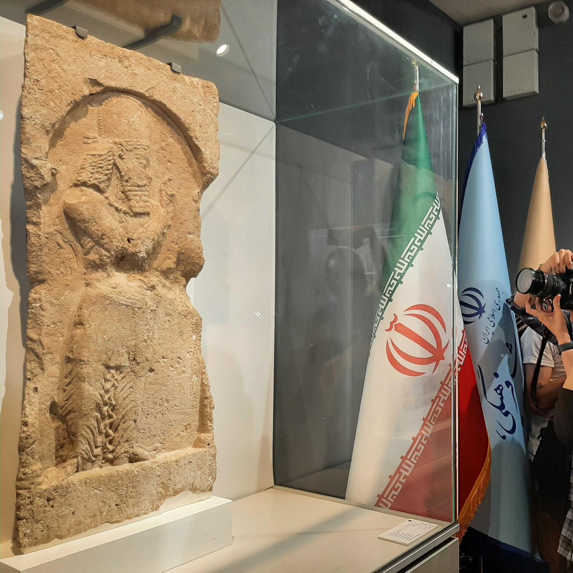 رونمایی از نقش برجسته ۲۰۰۰ ساله ساسانی در موزه ملی ایران| فیلم