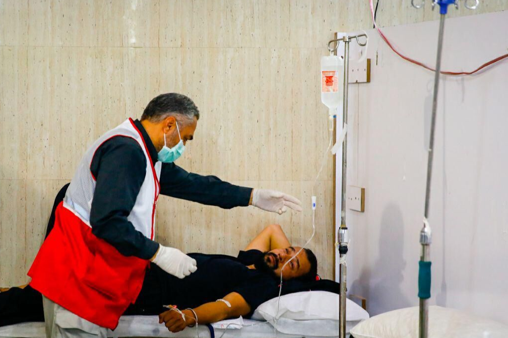 ارائه خدمات درمانی به ۵ هزار زائر از سوی درمانگاه هلال‌احمر در نجف