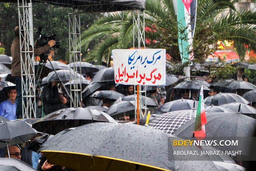 غوغای بارانی مردم رشت در راهپیمایی۱۳ آبان + فیلم