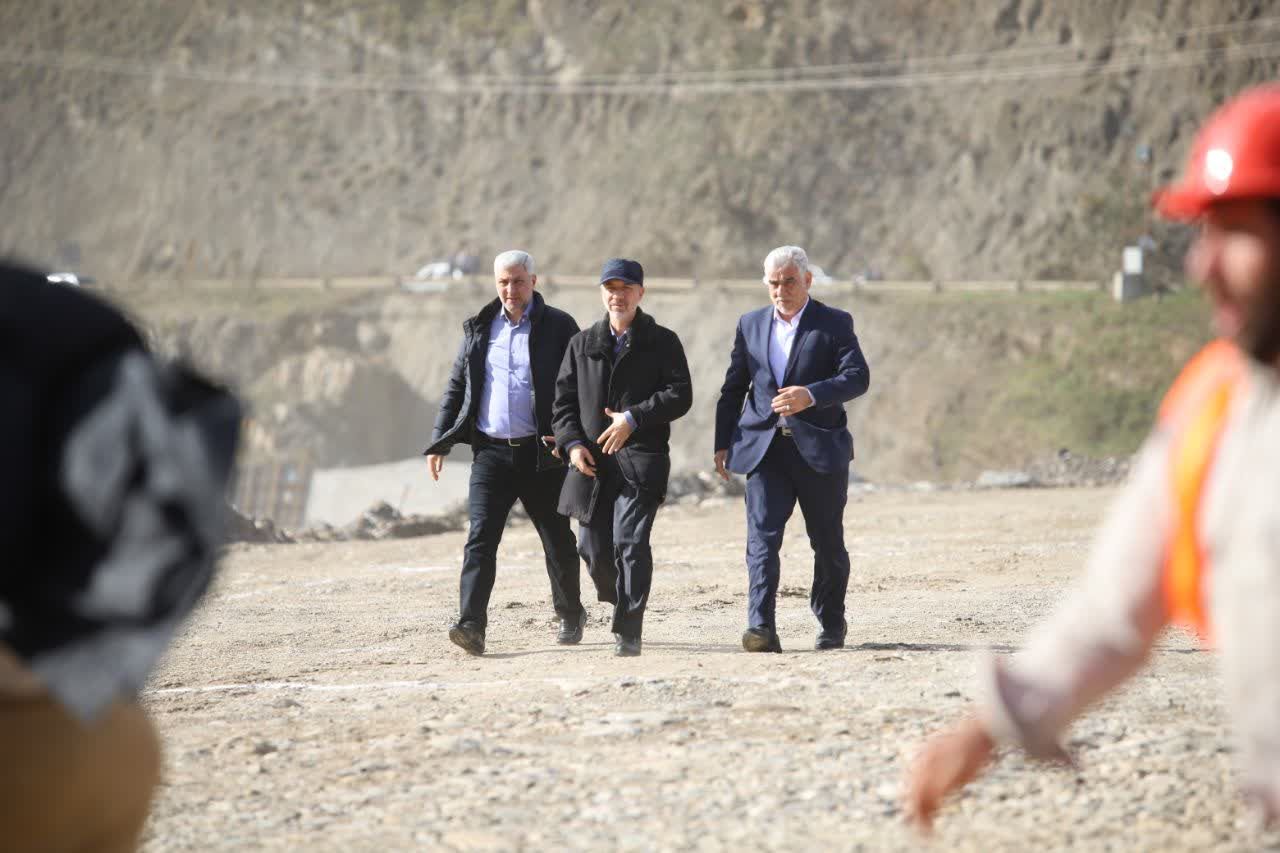 وزیر نیرو از سد پلرود رودسر بازدید کرد