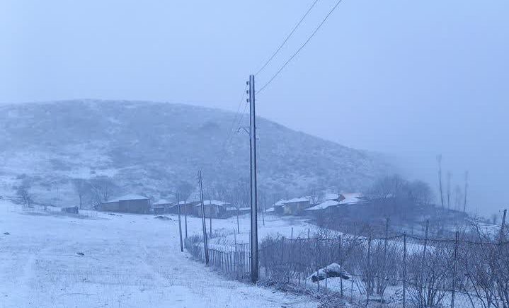 بارش برف پاییزی در گیلان+ تصاویر و فیلم