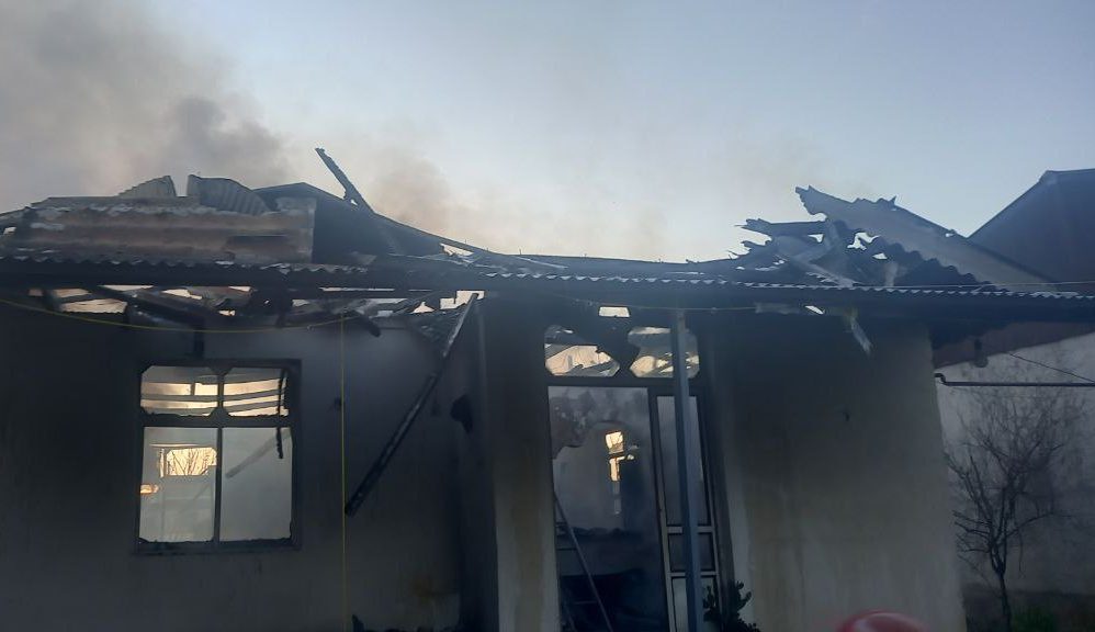 خانه ویلایی رشت طعمه آتش شد+ عکس