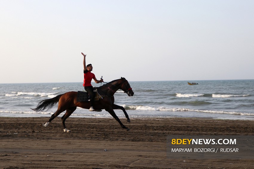 مسابقات اسب‌دوانی کورس ساحلی چابکسر | تصاویر